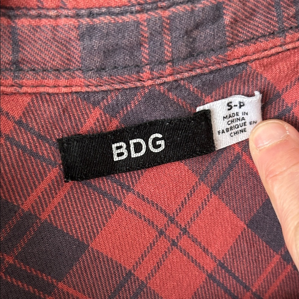 BDG Red and Black Checkered Button-Up Shirt Joanna Gaines Size Small - Picture 2 of 5